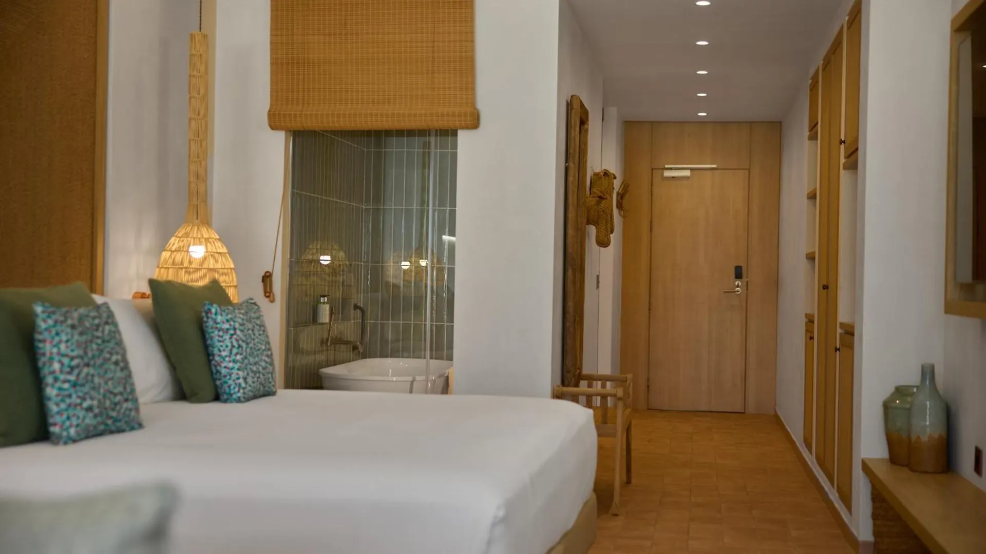 ***** Hotel Cala San Miguel Ibiza Resort, Adults Only, Curio Collection By Hilton Port de Sant Miguel Espagne