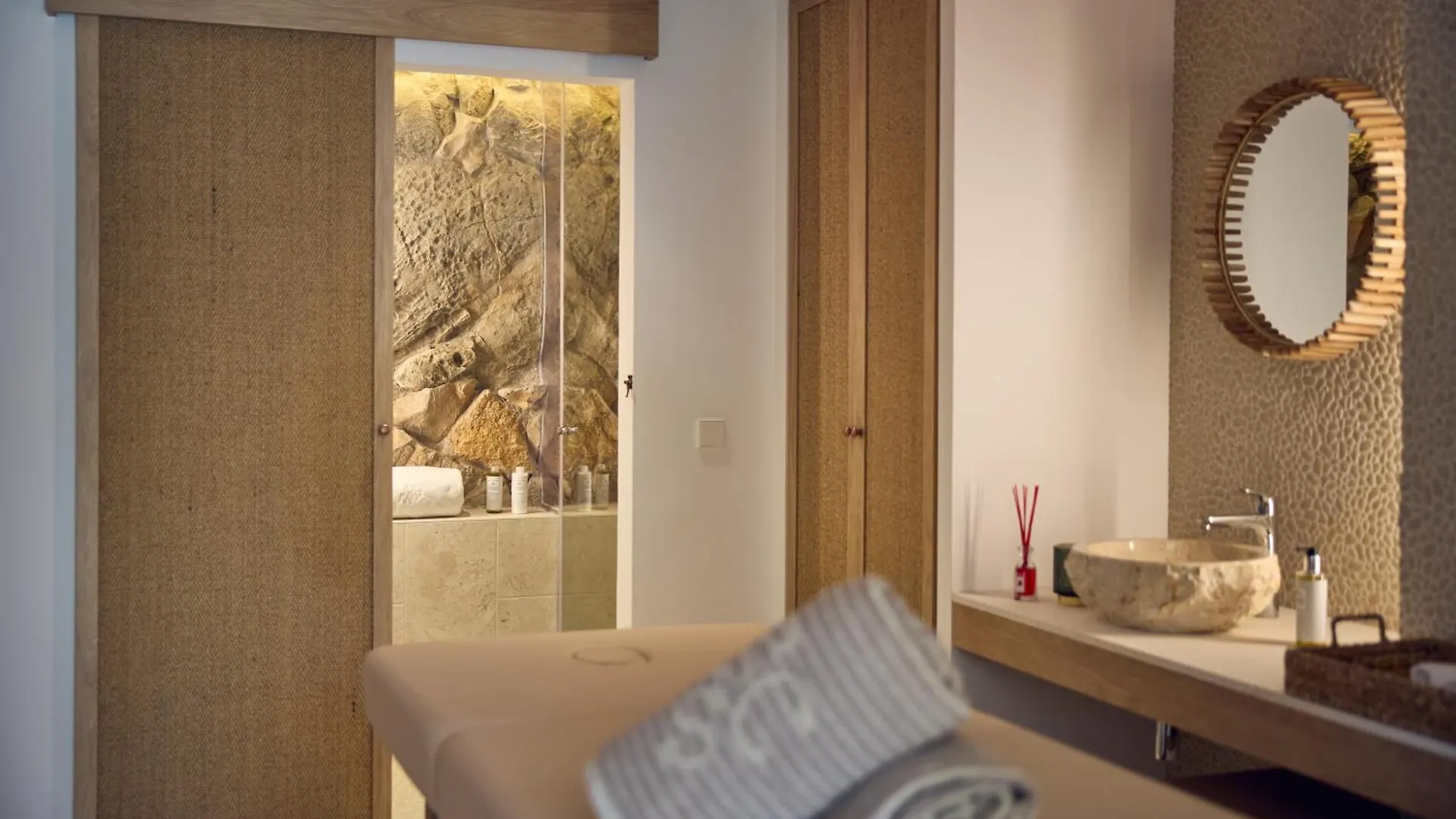 Hotel Cala San Miguel Ibiza Resort, Adults Only, Curio Collection By Hilton Port de Sant Miguel